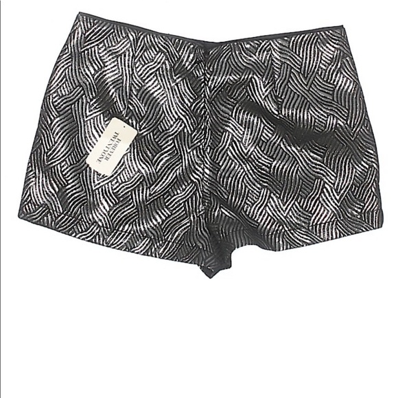 NWT Forever 21 Silver/Black Patterned Dress Shorts Size S - Picture 2 of 2